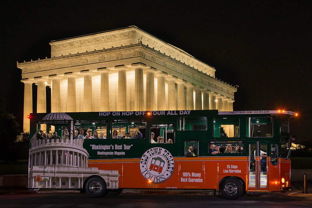 monuments by moonlight tour with old town trolley