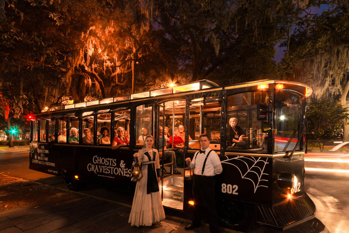 Ghost & Gravestones tour in Savannah