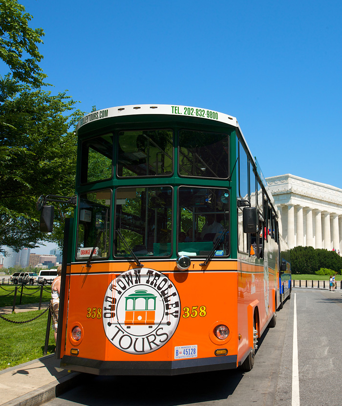 Old Town Trolley at Lincoln Memorial stop