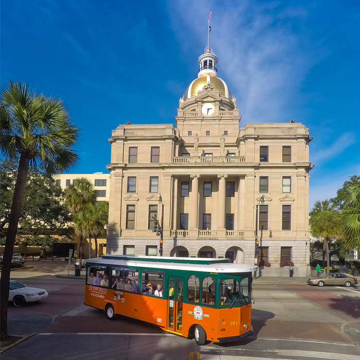 Old Town Trolley tour at golden dome city hall of savannah