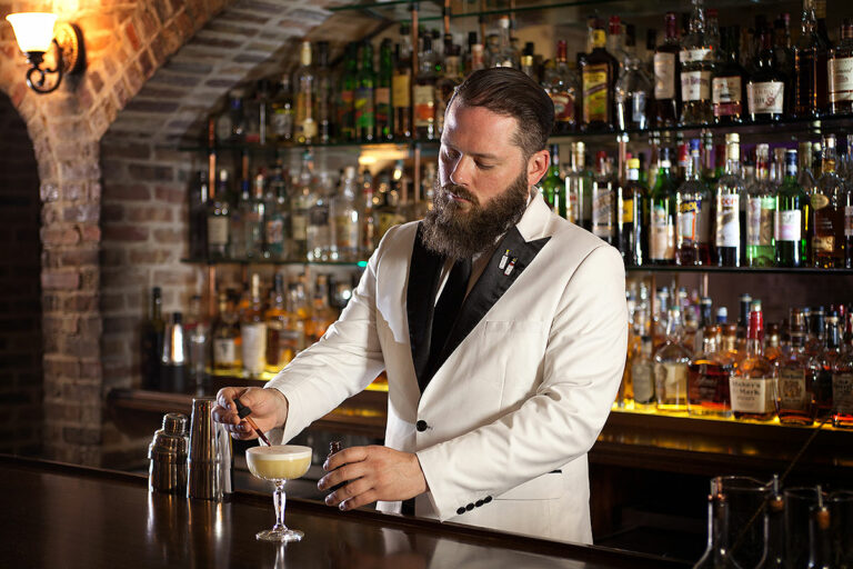 bartender in the american prohibition museum