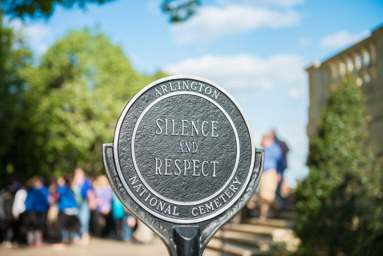 arlington cemetery silence sign