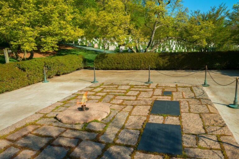 john f kennedy gravesite at arlington