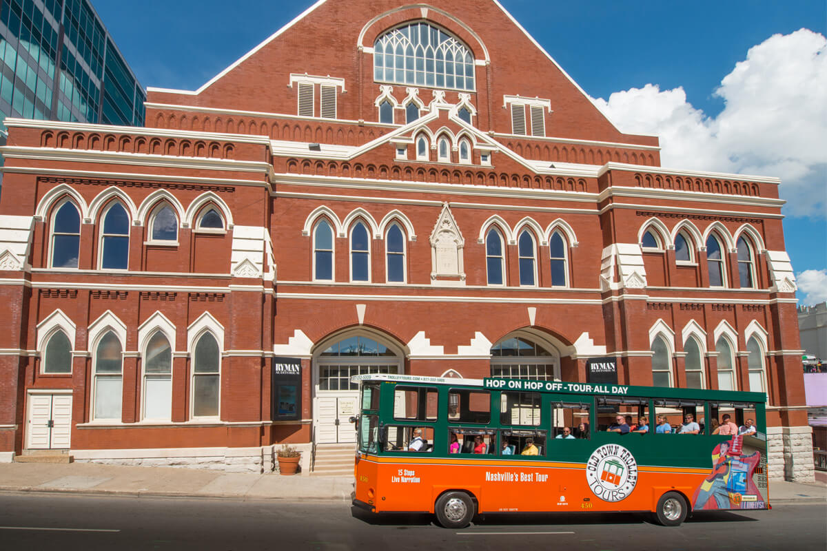 Nashville trolley in front of Ryman Auditorium