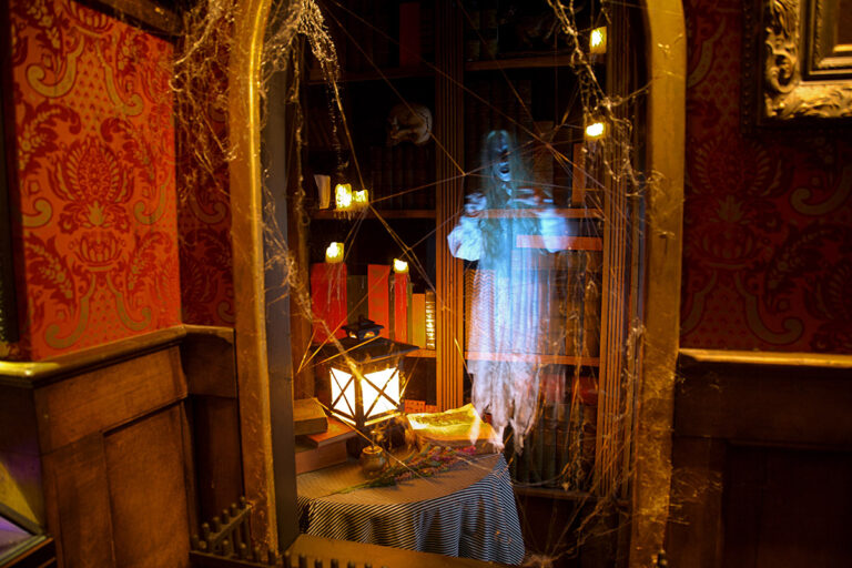 Cromwell’s Parlour of Paranormal Curiosities