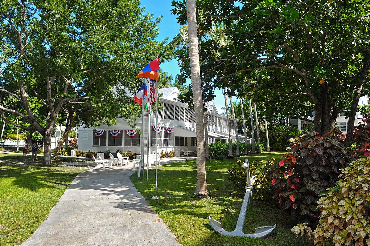 walkway leading to Truman Little White House