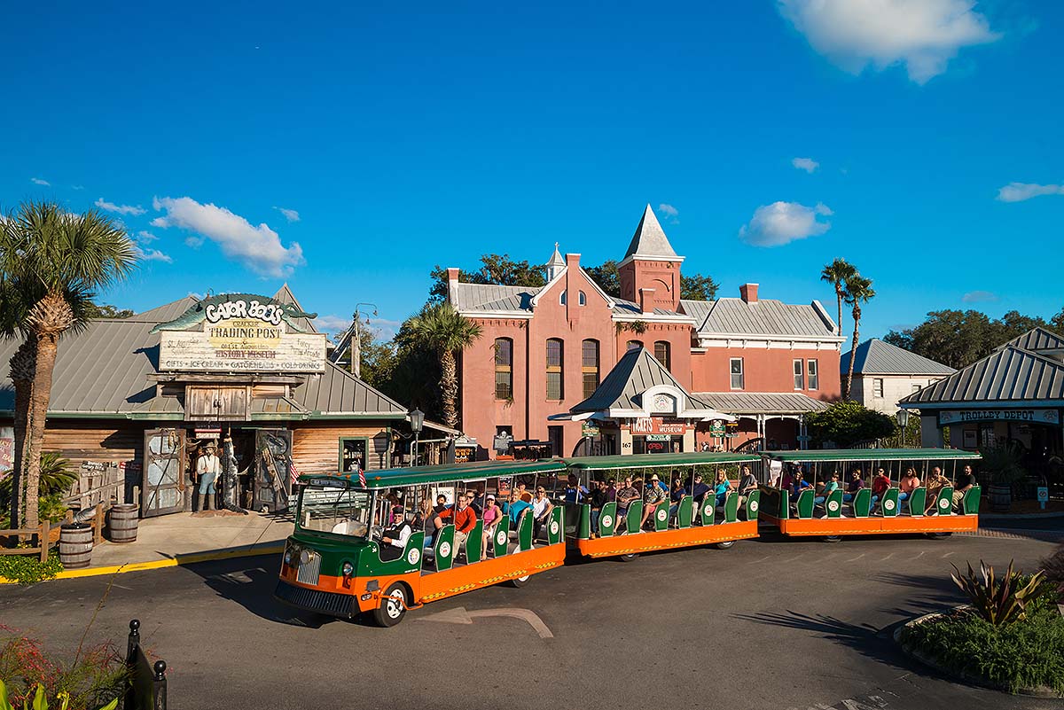 St. Augustine trolley at the Old Jail