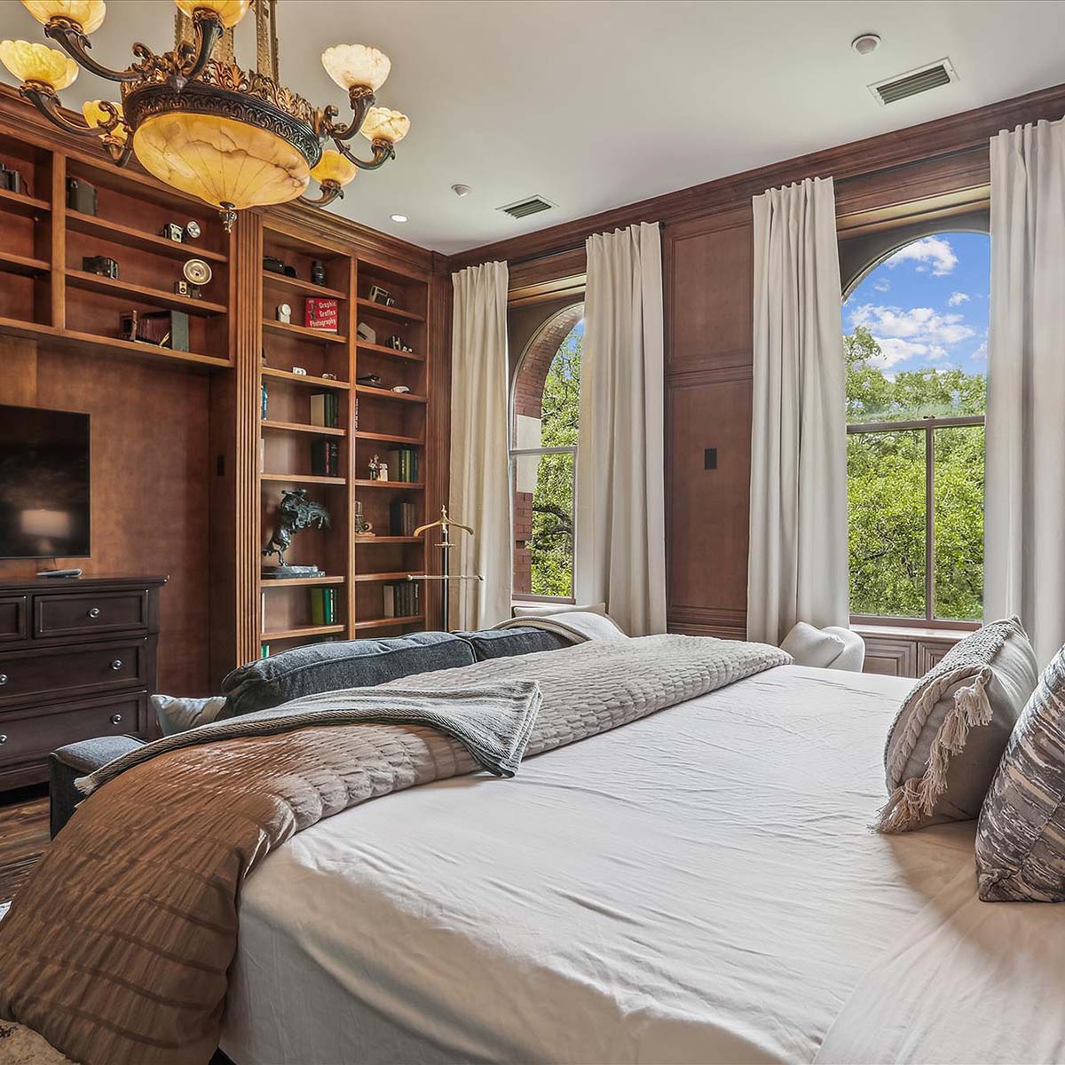 Savannah vacation home bedroom
