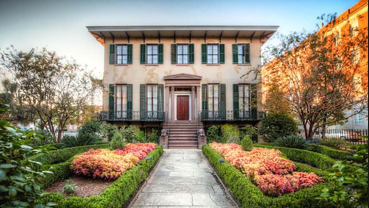 haunted Andrew Low House, featuring its historic facade