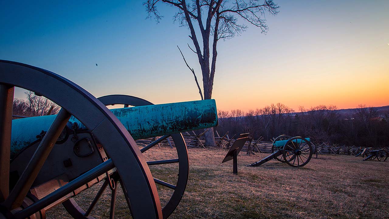 Haunting scene in Gettysburg, showcasing old battlefields